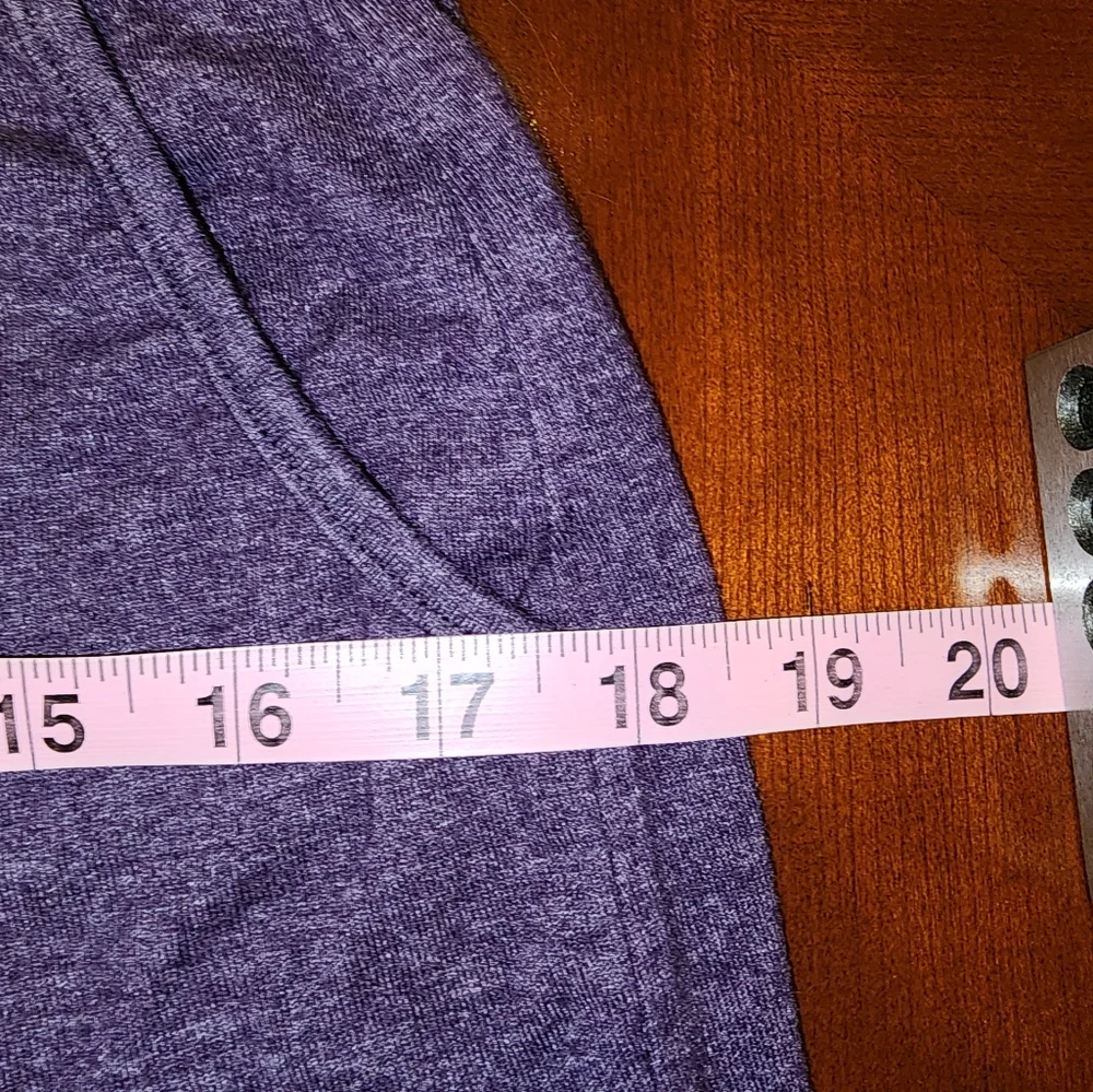 runDisney Champion capri sweat pants, M, Tinker Bell, "Powered by Pixie Dist" - Picture 4 of 5